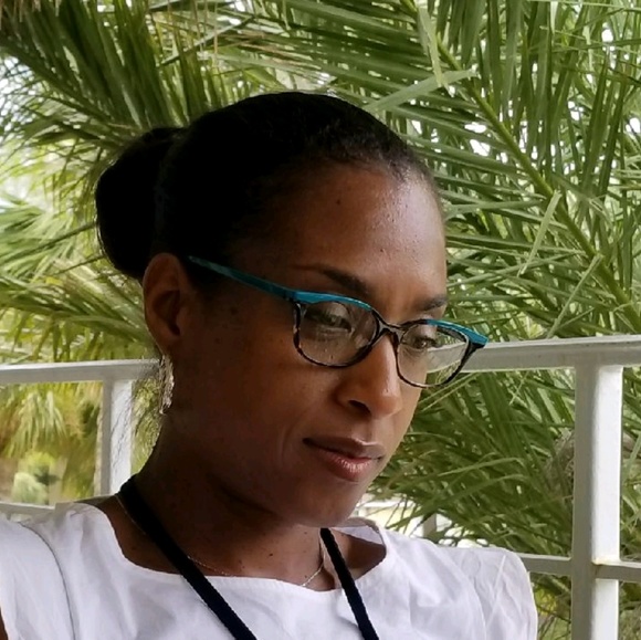 Meet your Posher, Tracey - Picture 1 of 1